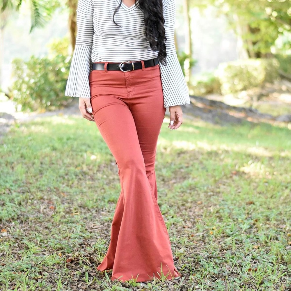 🚨ONE SMALL LEFT. Rust Bellbottoms - Picture 2 of 4